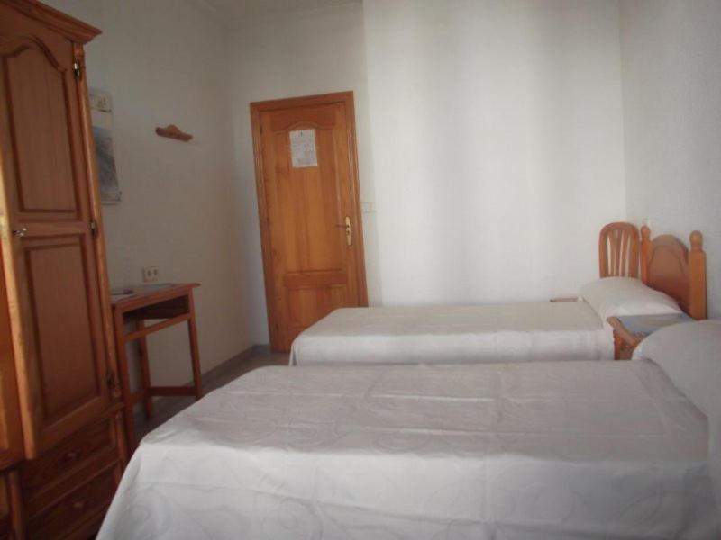Casa De Huespedes El Almendro Hotel Ibiza Town Room photo